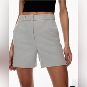 Aritzia Babaton agency 5” shorts grey